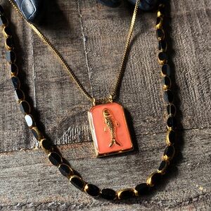 NEW Floating Fish Black Glass Beaded Necklace Set